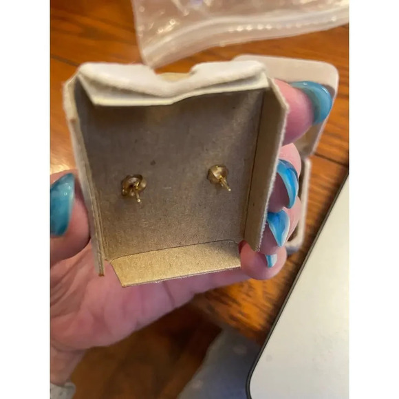 Maui divers coral and gold post back earrings in gold - Picture 10 of 10